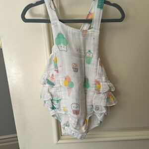 Brand new romper linens